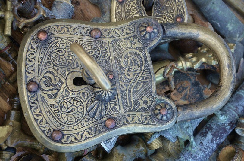 abrir una caja fuerte sin llave y sin clave